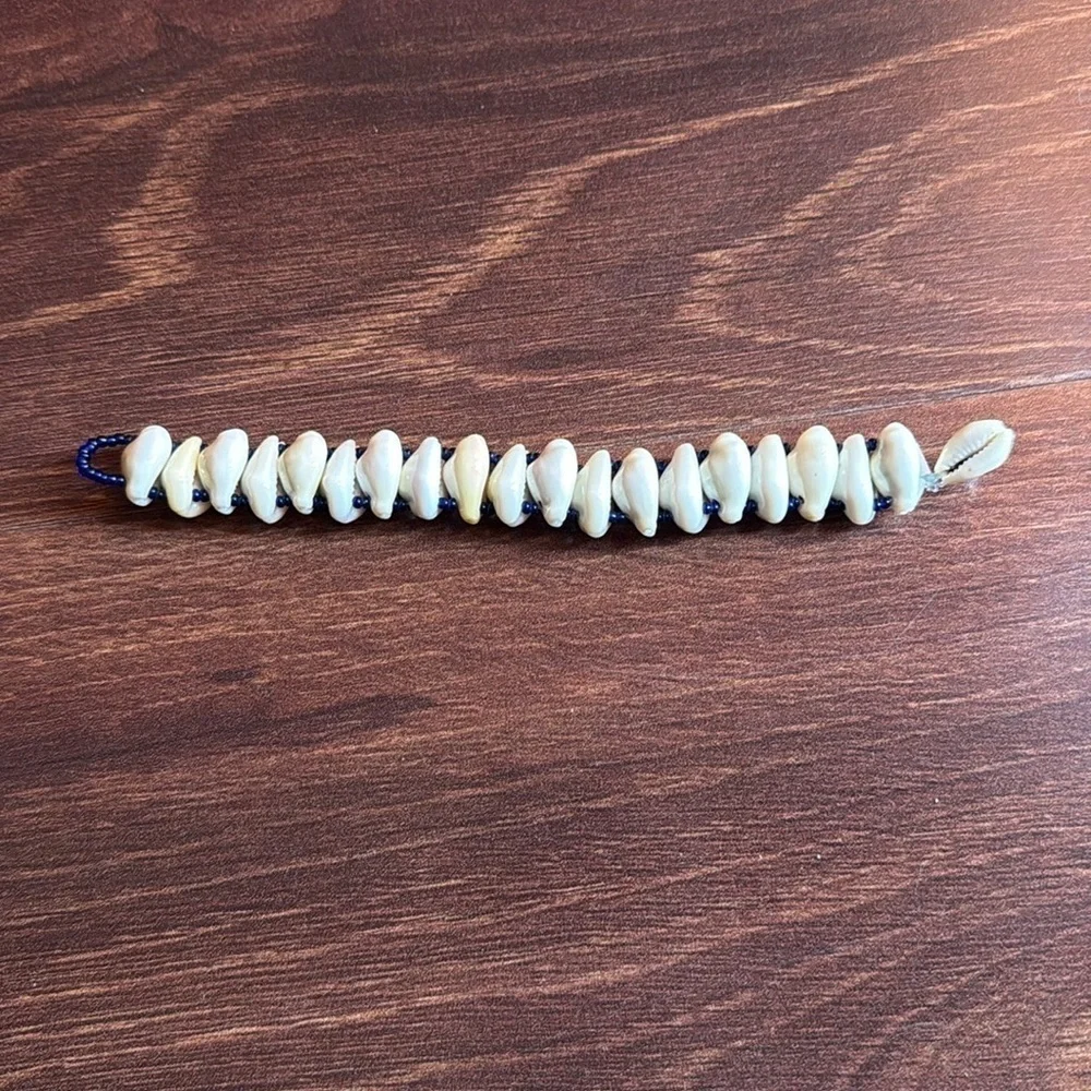 Beaded Shell Bracelet OS
